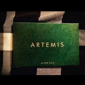 Alter Ego Artemis Eyeshadow Palette